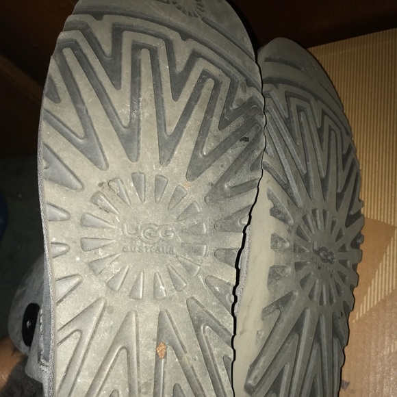 UGG Bailey Button - Picture 7 of 8